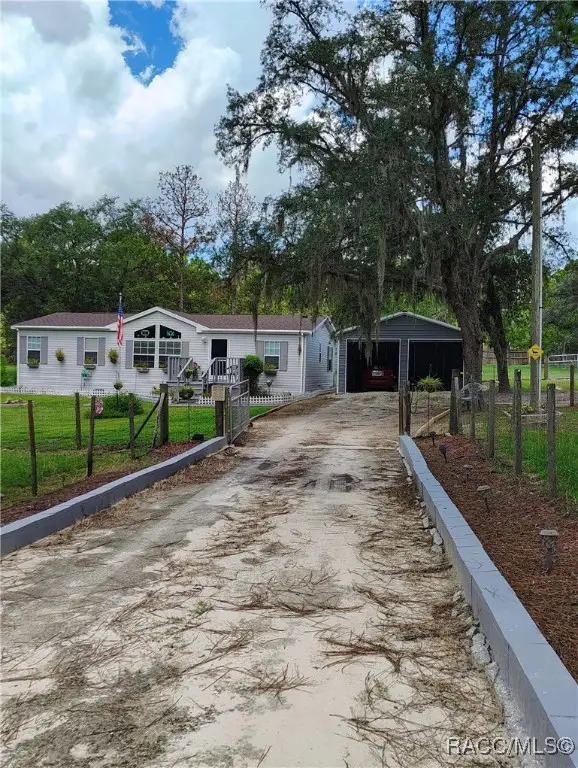 8420 N Calcutta Avenue, Dunnellon, FL 34433