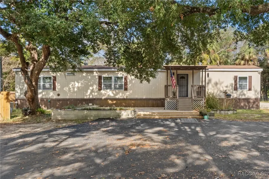 193 Gladys Avenue, Inglis, FL 34449 - Image #2