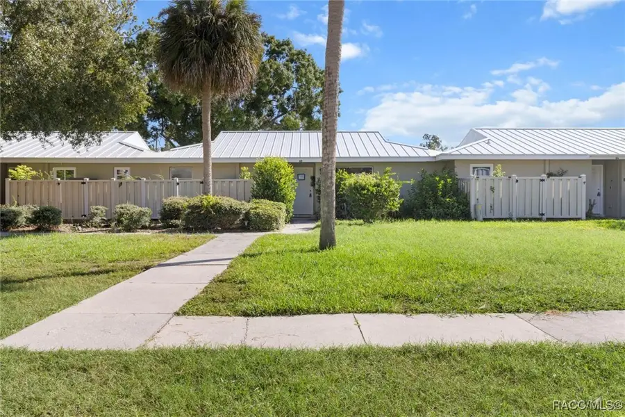 11286 W Bayshore Drive, Crystal River, FL 34429 - Image #2