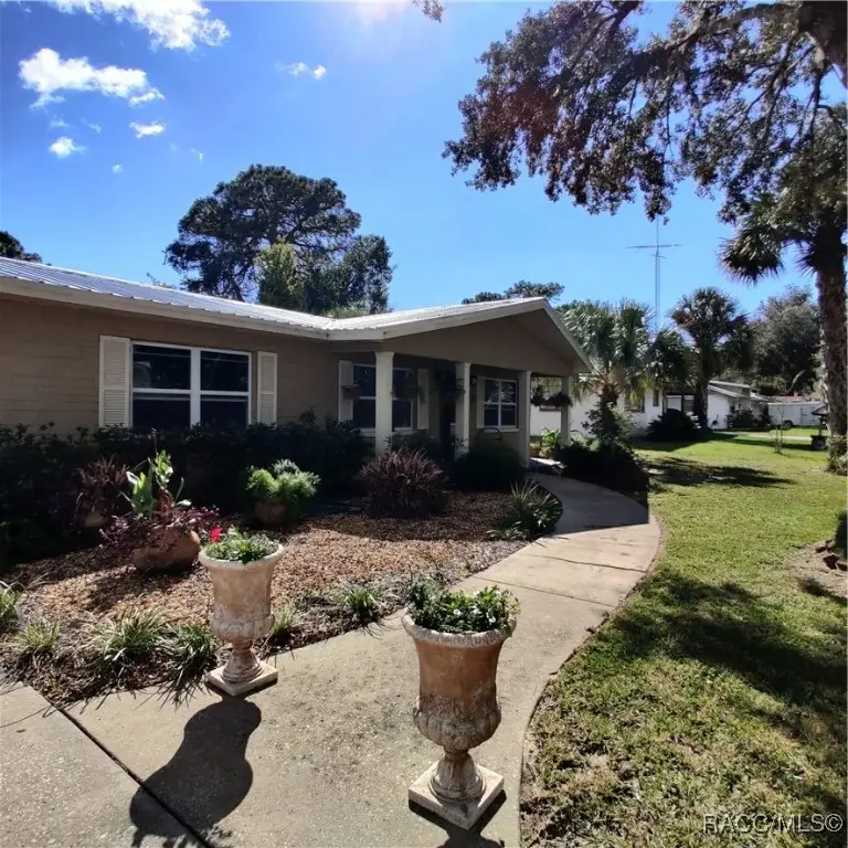 1154 SE 3rd Street, Crystal River, FL 34429 - Image #1