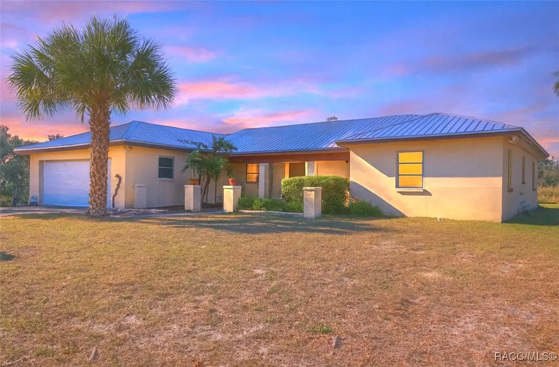 870 N Country Club Drive, Crystal River, FL 34429 - Image #1