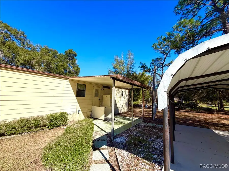 9061 S Starfish Avenue, Floral City, FL 34436 - Image #3