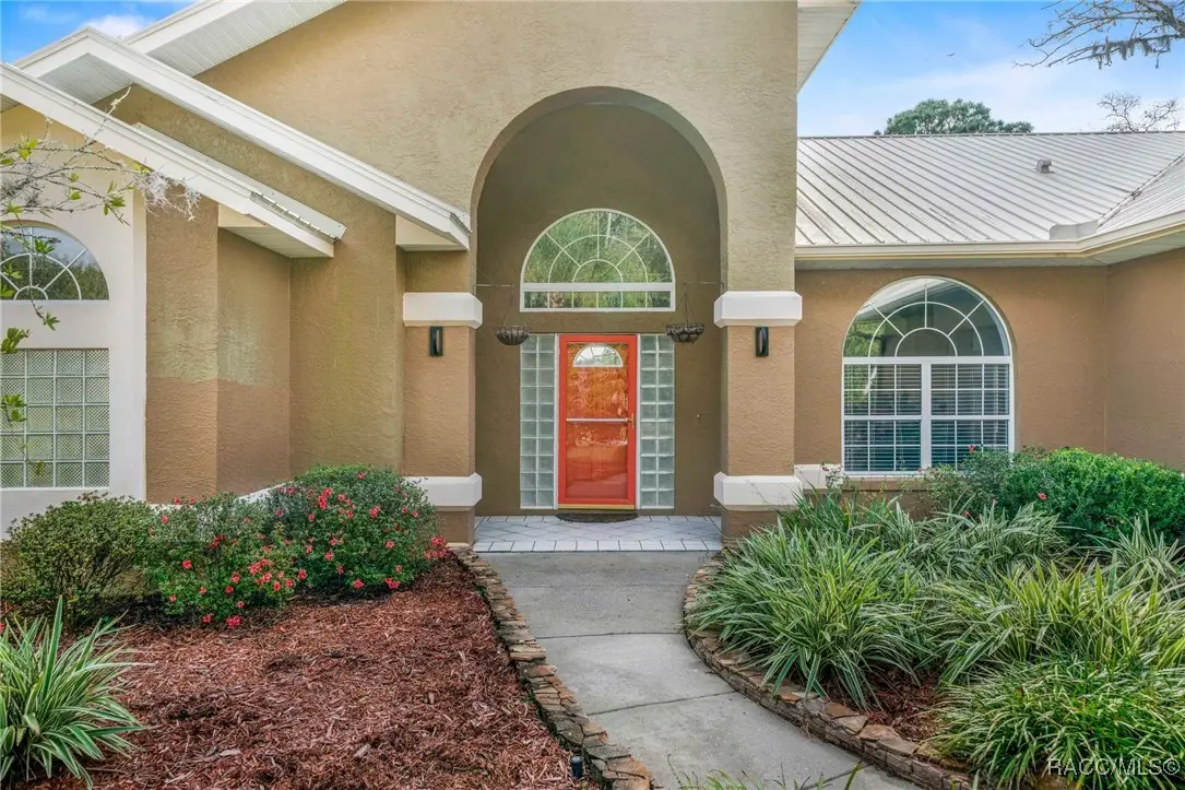 7802 W Golf Club Street, Crystal River, FL 34429 - Image #1