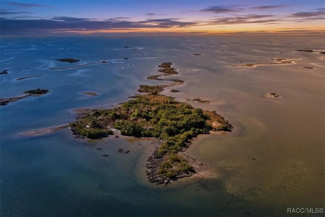 25 Island, Yankeetown, FL 34498 - Image #1