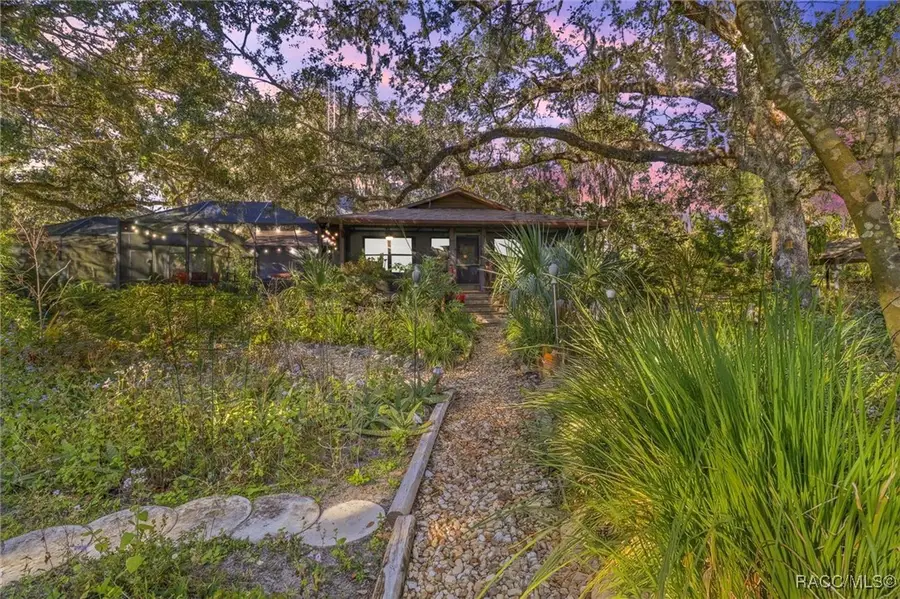 398 S Winterset Avenue, Crystal River, FL 34429 - Image #2