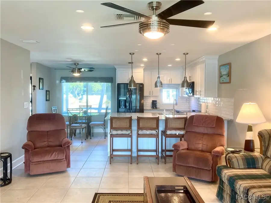 11580 W Bayshore Drive, Crystal River, FL 34429 - Image #2