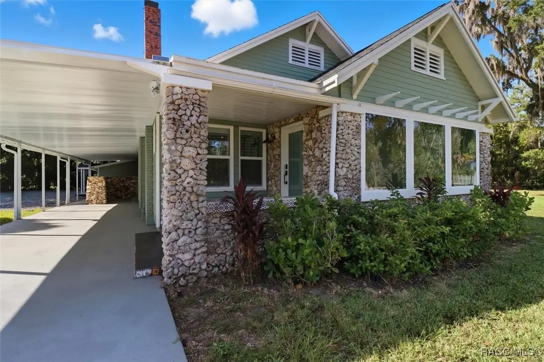 272 NE 3rd Street, Crystal River, FL 34428 - Image #1