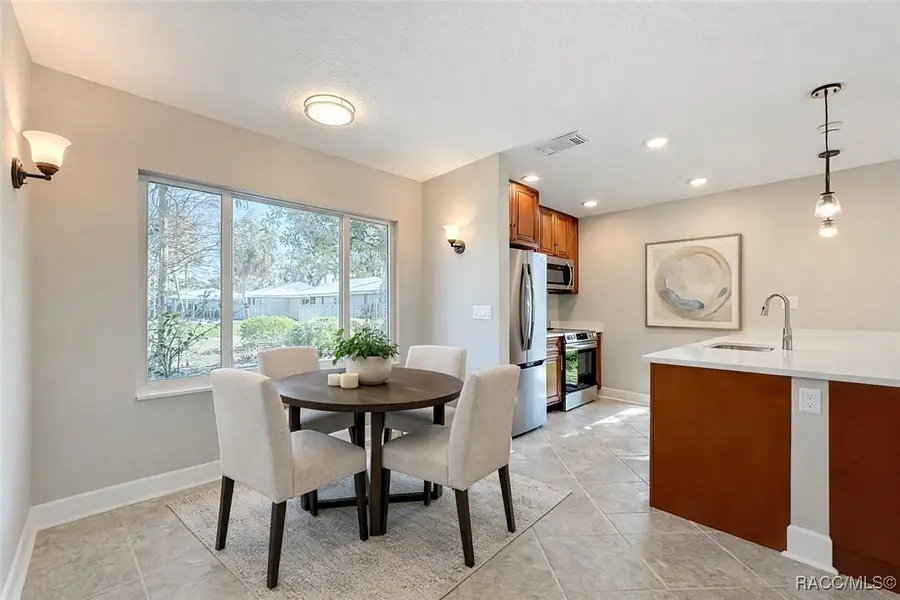 11235 W Bayshore Drive, Crystal River, FL 34429 - Image #2