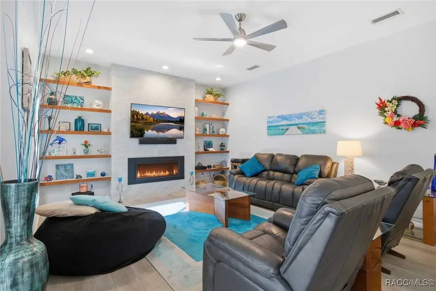 12112 Rambling Oak Boulevard, Orlando, FL 32832 - Image #3