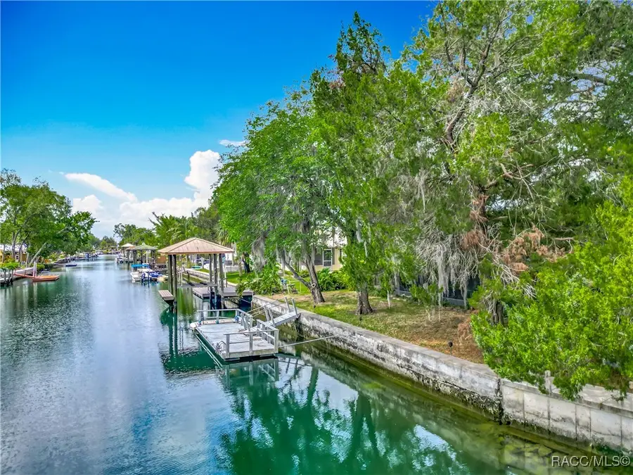 1011 SE 4th Avenue, Crystal River, FL 34429 - Image #3