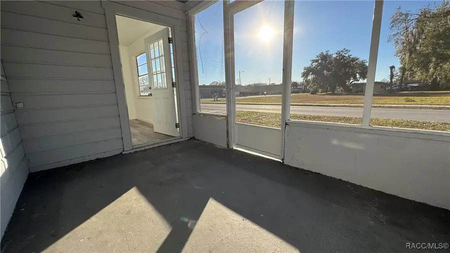 557 NE 8th Avenue, Crystal River, FL 34428 - Image #2