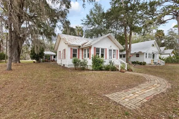 6206 Riverside Drive, Yankeetown, FL 34498