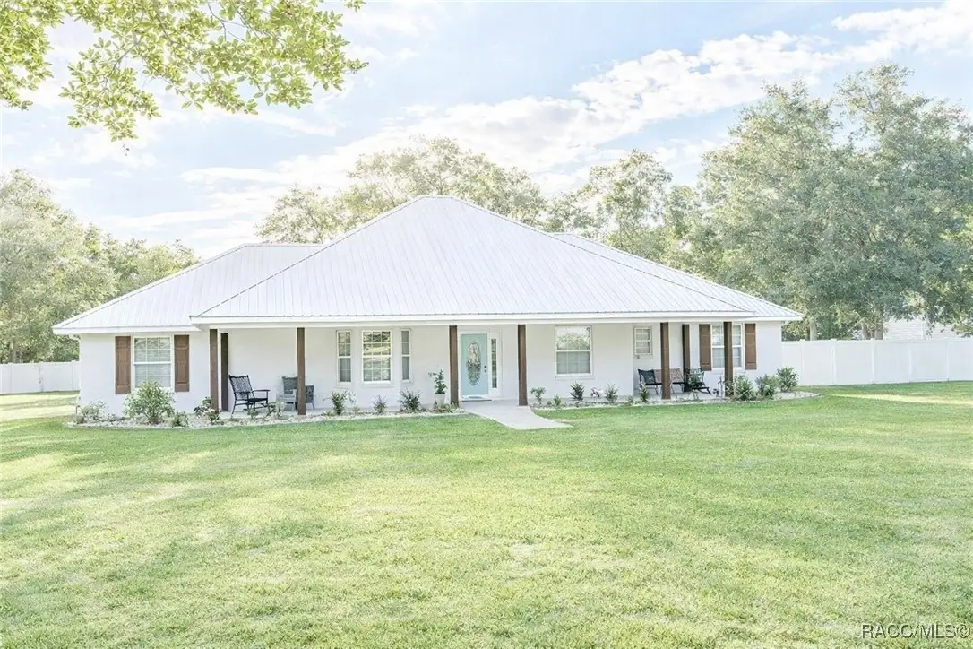 10043 W Dublin Street, Crystal River, FL 34428 - Image #1