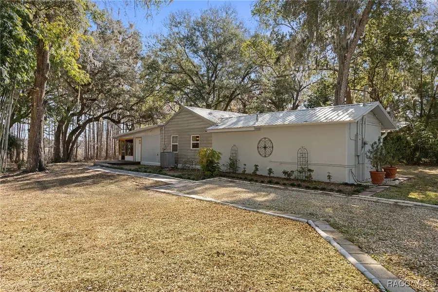 9193 S Great Oaks Drive, Floral City, FL 34436 - Image #2