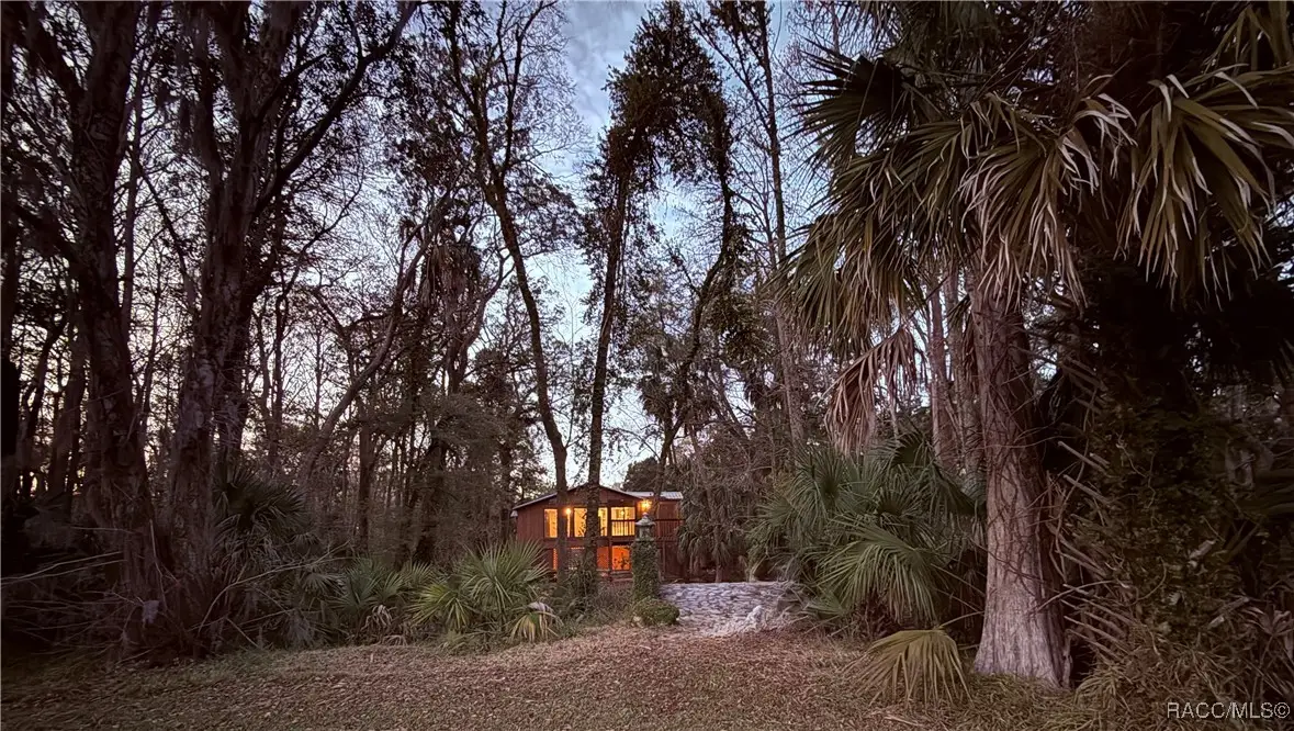 5908 Riverside Drive, Yankeetown, FL 34498 - Image #1