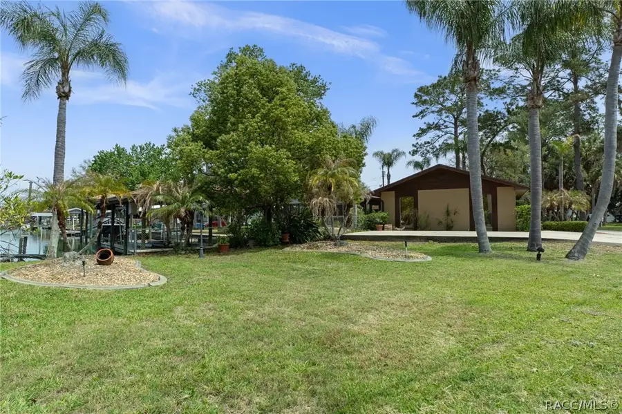 239 SE Paradise Point Road, Crystal River, FL 34429 - #2