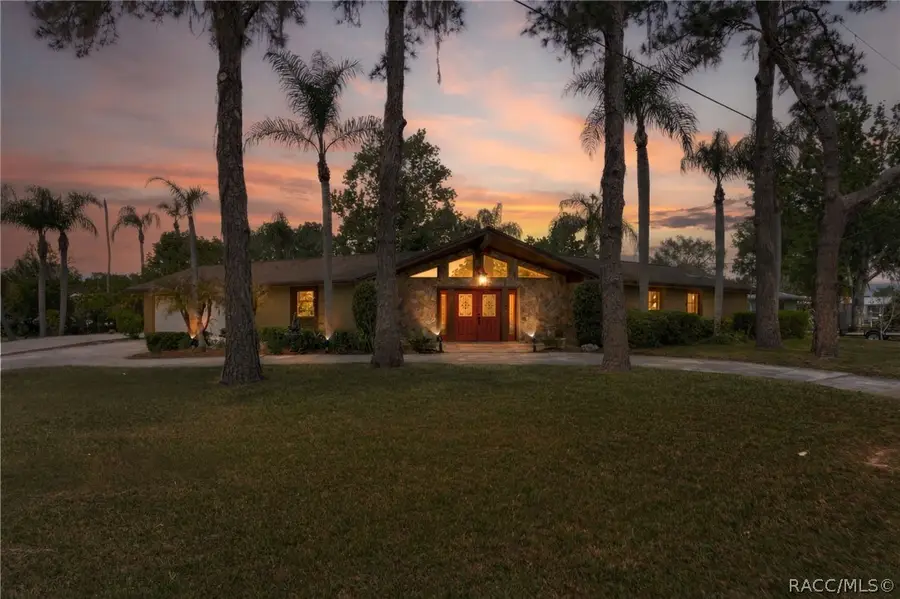 239 SE Paradise Point Road, Crystal River, FL 34429 - #3