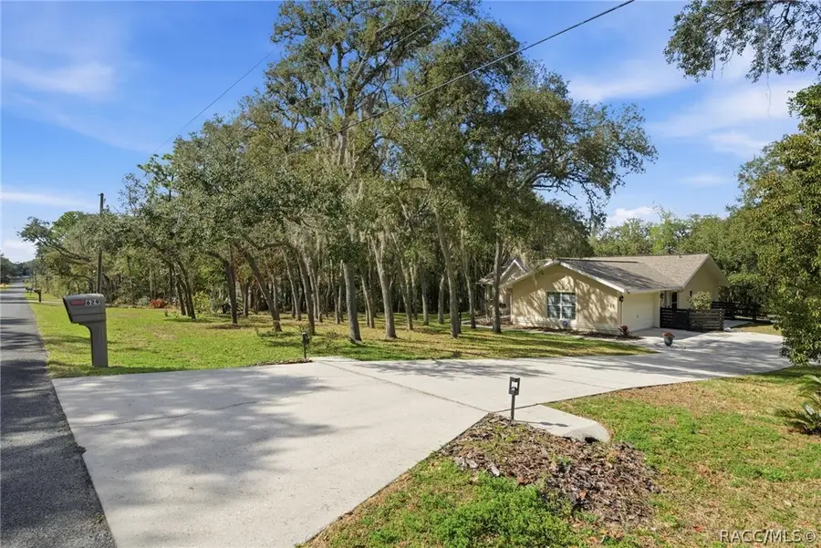 629 W Liberty Street, Hernando, FL 34442 - #2