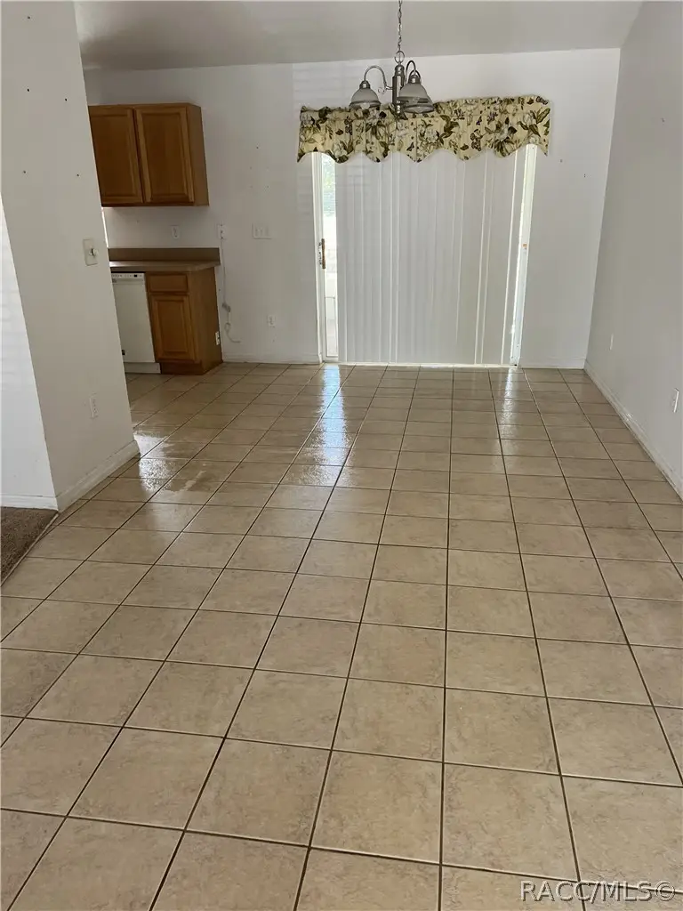 8354 N Saxon Way, Citrus Springs, FL 34434 - #3