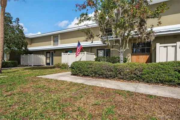 11549 W Bayshore Drive #111, Crystal River, FL 34429