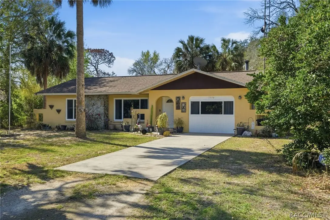 7020 W Grant Street, Homosassa, FL 34448 - #1