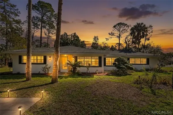 6 Nancy Parkway, Yankeetown, FL 34498