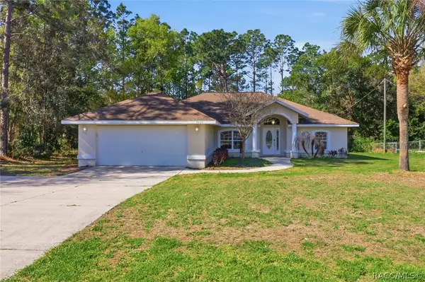 8520 N Elkcam Boulevard, Citrus Springs, FL 34433