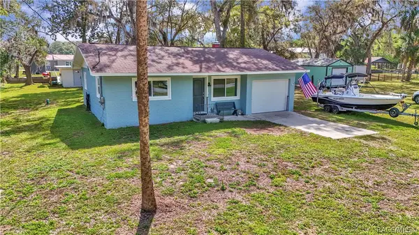 17 Magnolia Avenue, Yankeetown, FL 34498