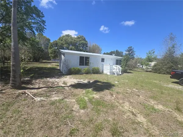 8122 N Princess Avenue, Dunnellon, FL 34433