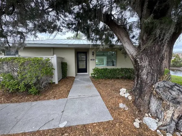 11205 W Bayshore Drive, Crystal River, FL 34429