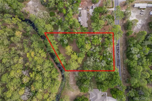 12205 N Elkcam Boulevard, Dunnellon, FL 34433