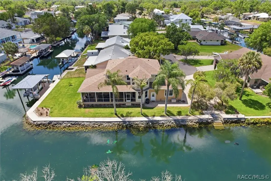 939 SE 3rd Avenue, Crystal River, FL 34429 - #2