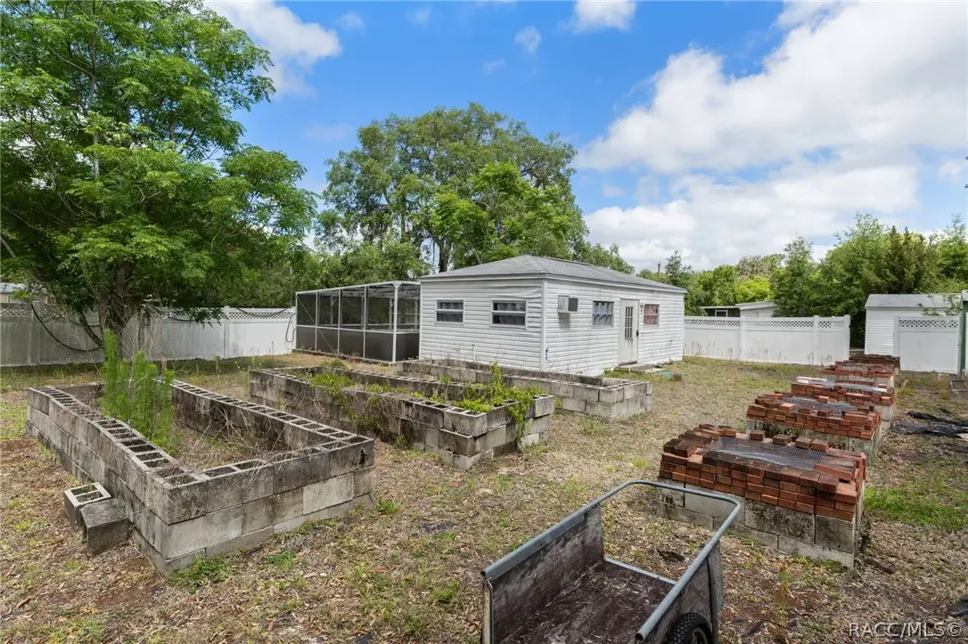 8429 S Linden Point, Floral City, FL 34436 - #1