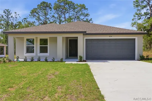 634 W Newbury Street, Dunnellon, FL 34434