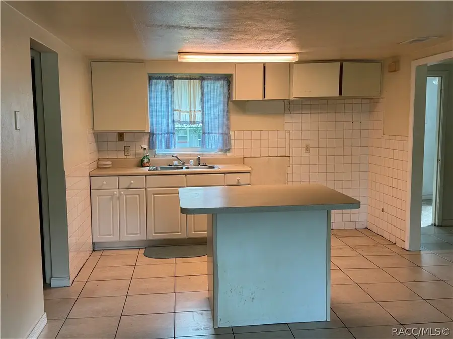 25 W Lemon Street, Beverly Hills, FL 34465 - #3