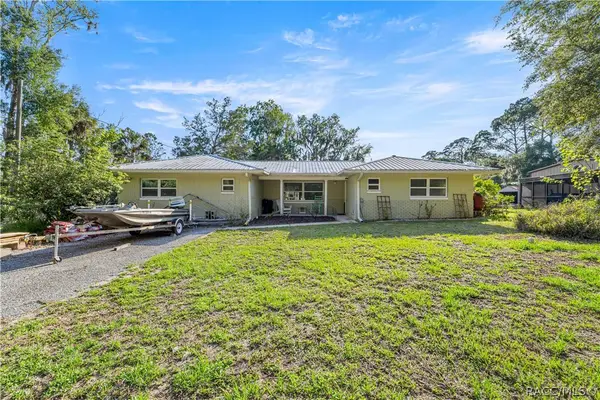 25 64th Street, Yankeetown, FL 34498