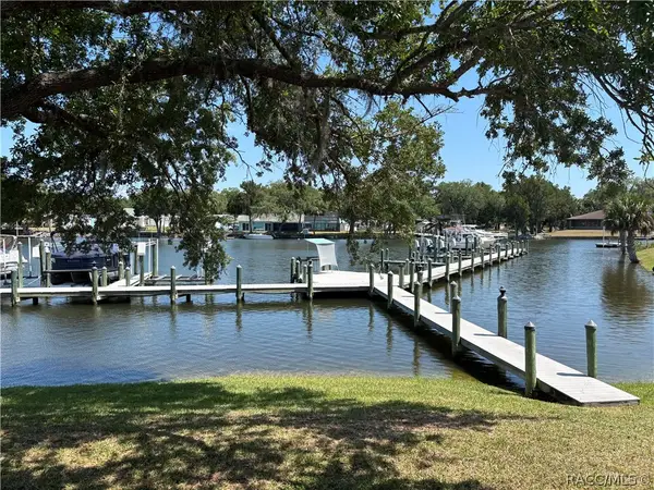 11014 W Cove Harbor Drive, Crystal River, FL 34428