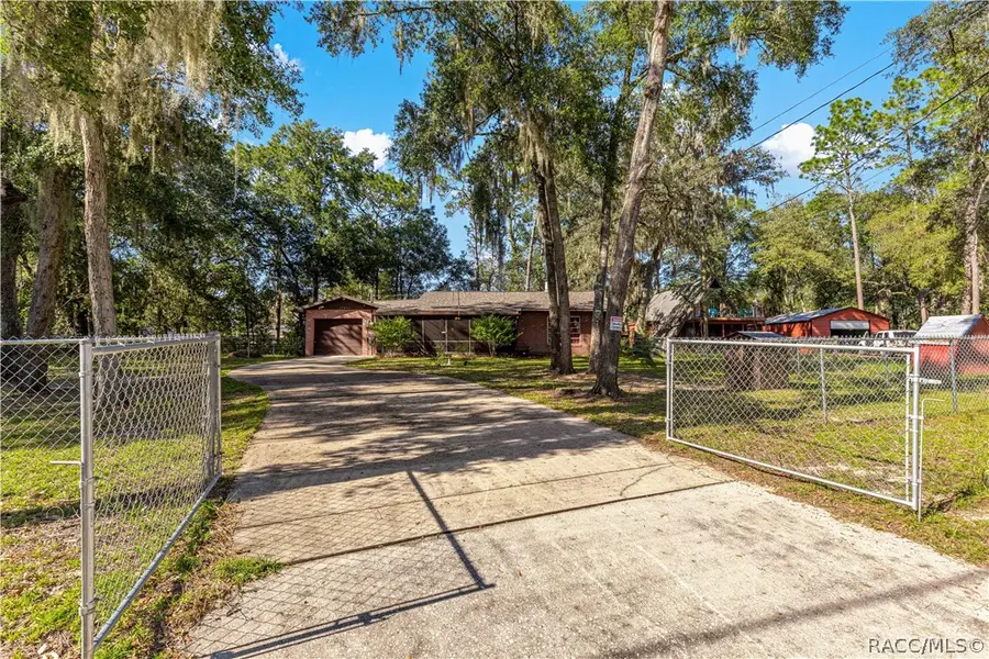 17051 SE 61st Plaza, Ocklawaha, FL 32179 - #2