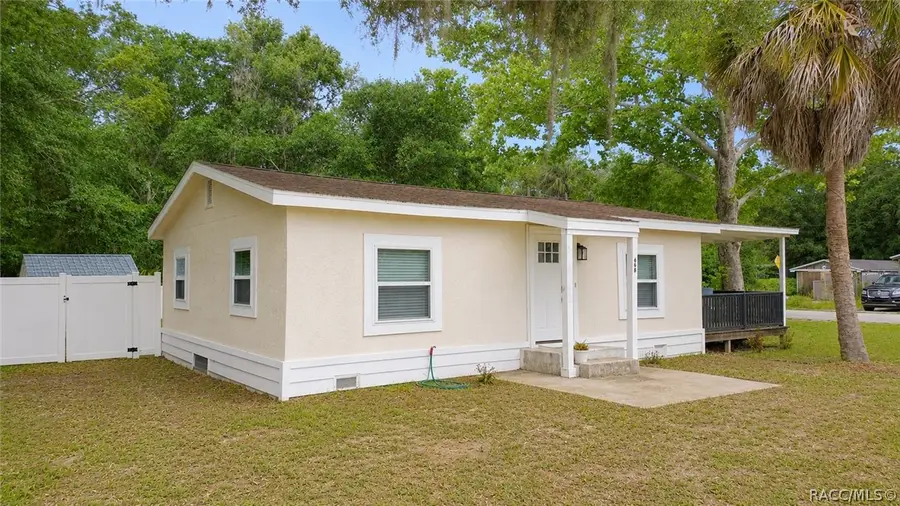 668 NE 8th Avenue, Crystal River, FL 34428 - #2