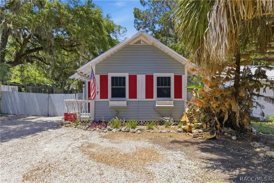 7 61st Street, Yankeetown, FL 34498 - #2