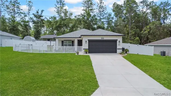 1012 W Geneva Place, Citrus Springs, FL 34434