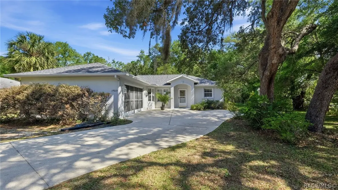 19015 SW 101st Place, Dunnellon, FL 34432 - #1