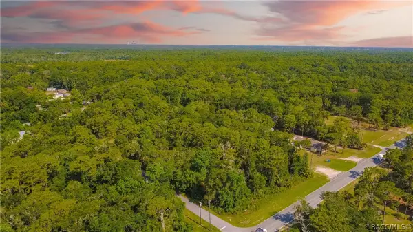 9567 W Poplar Street, Crystal River, FL 34428