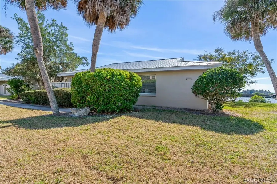 11568 W Bayshore Drive, Crystal River, FL 34429 - #2