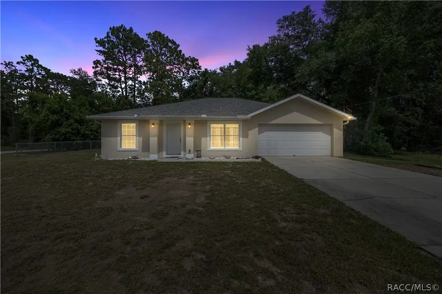 2720 W Royal Palm Drive, Citrus Springs, FL 34434 - #2
