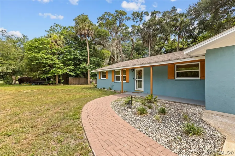 107 Allen Avenue, Inglis, FL 34449 - #2