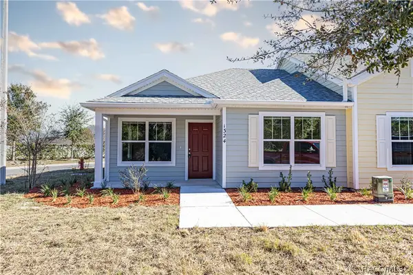 1324 Cottage Circle, Tavares, FL 32778