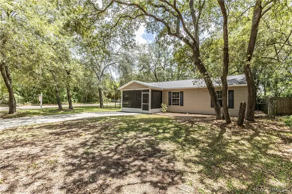 4438 Calamondin Street, Lady Lake, FL 32159