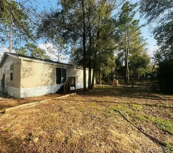 8584 W Cherry Grove Court, Crystal River, FL 34428