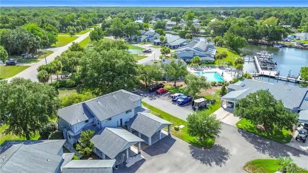 11025 W Harbor Watch Loop, Crystal River, FL 34428